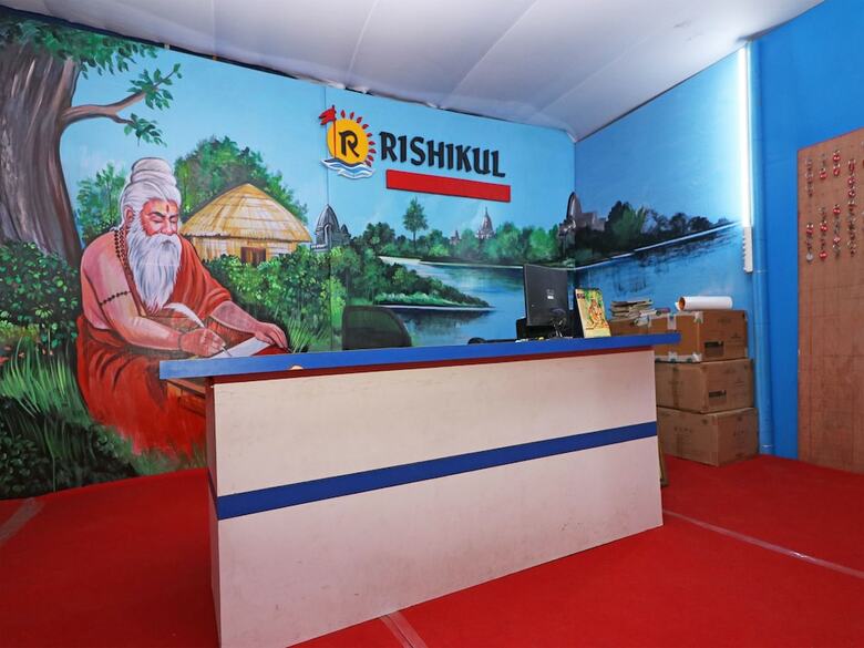 Oyo 28028 Rishikul Sangam City