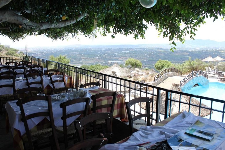 Hotel Arolithos Traditional Cretan Village