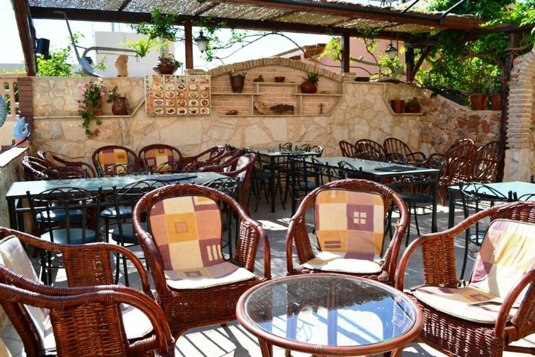 Hotel Erato