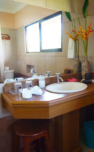Inn Jimenez Bed & Breakfast