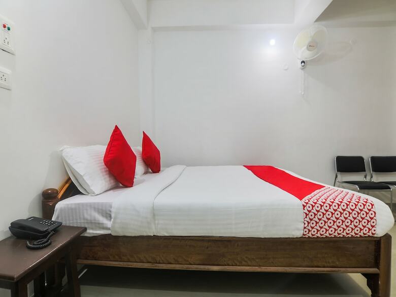 Hotel Oyo Flagship 15828 Neexotica