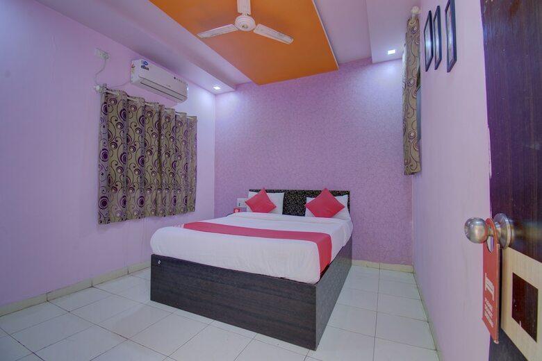 Oyo 19830 Hotel Lucky Star