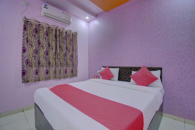 Oyo 19830 Hotel Lucky Star