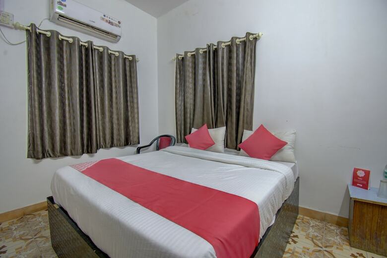 Oyo 19830 Hotel Lucky Star