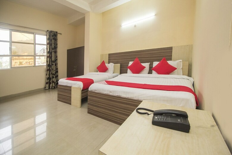 Hotel Oyo 25104 Barsana
