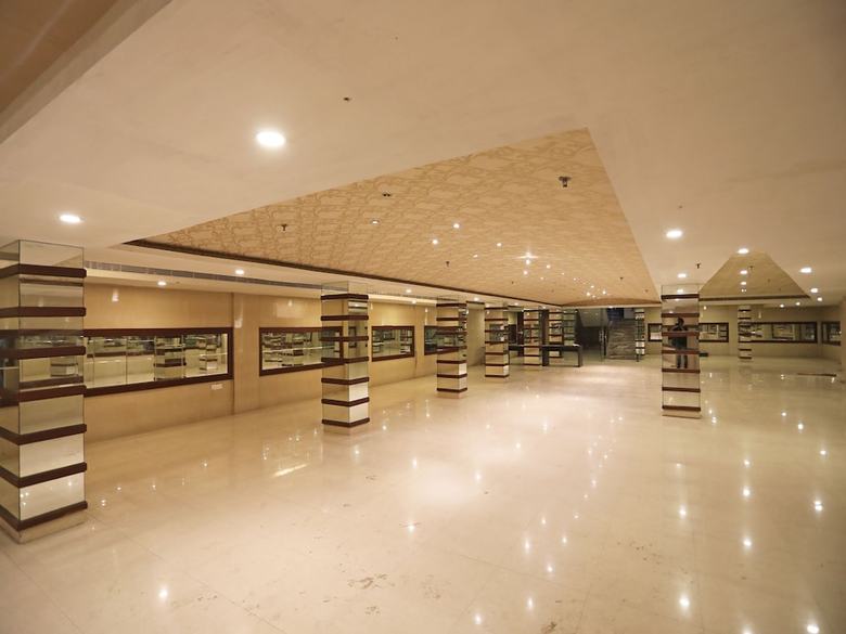Oyo 28439 Skylark Hotel