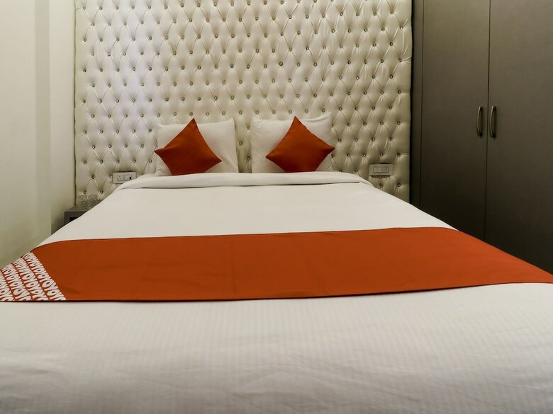 Oyo 28722 The Prince Hotel