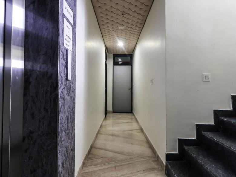 Oyo 28722 The Prince Hotel