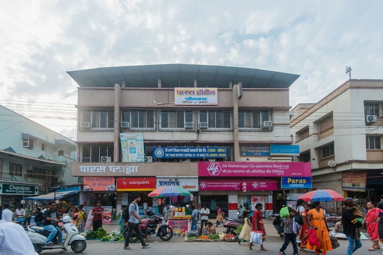Oyo 26206 Hotel Paras