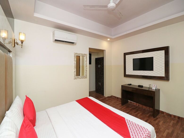 Hotel Oyo 26161 Plazzo Inn