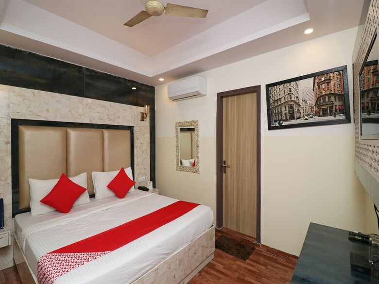 Hotel Oyo 26161 Plazzo Inn
