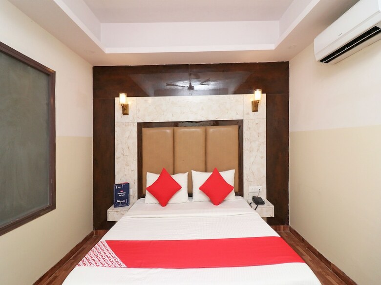 Hotel Oyo 26161 Plazzo Inn
