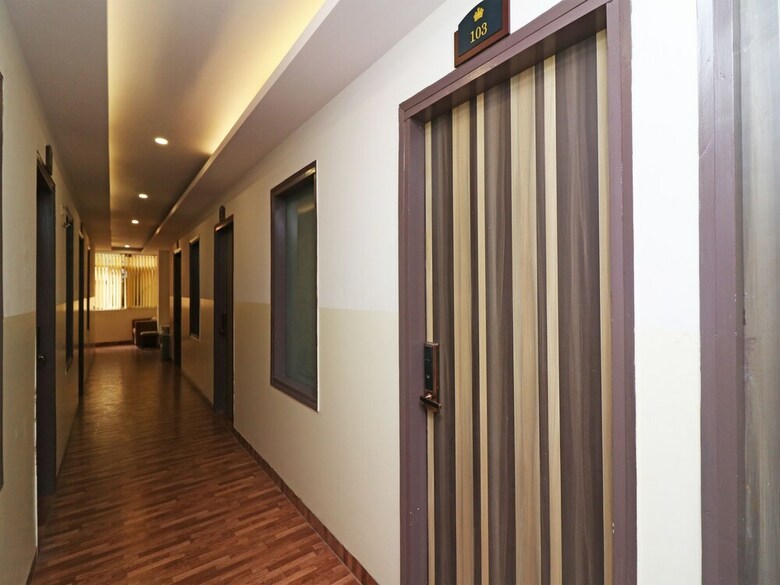 Hotel Oyo 26161 Plazzo Inn