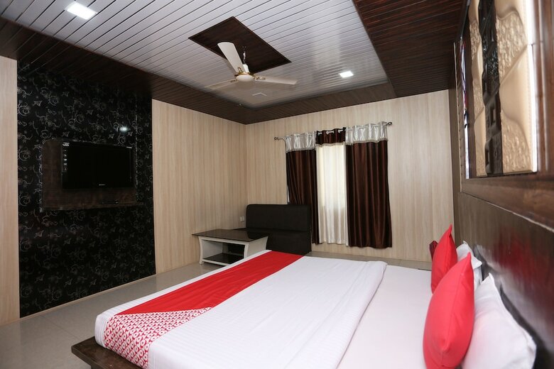 Oyo 7828 Hotel Saket