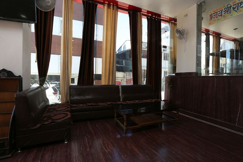 Oyo 7828 Hotel Saket
