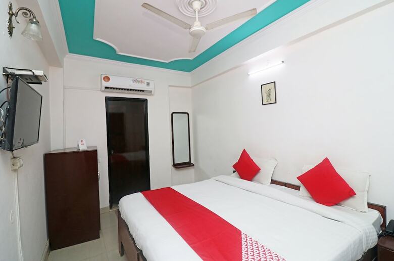 Oyo 25115 Hotel Mughal Grand