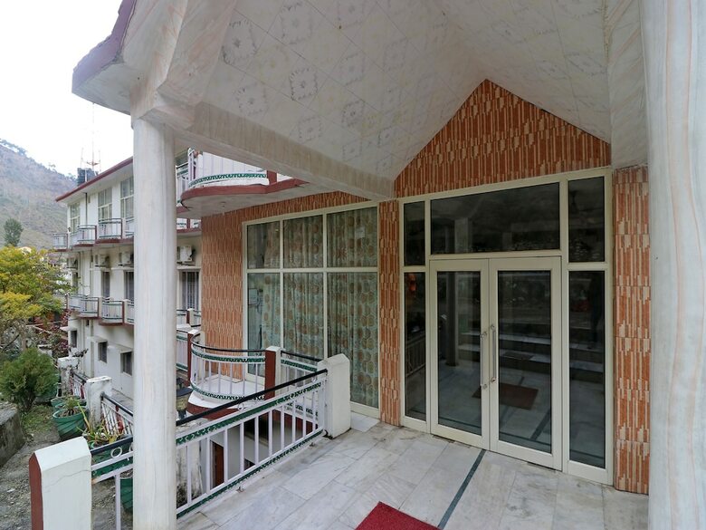 Hotel Oyo 27935 Riverview Resort