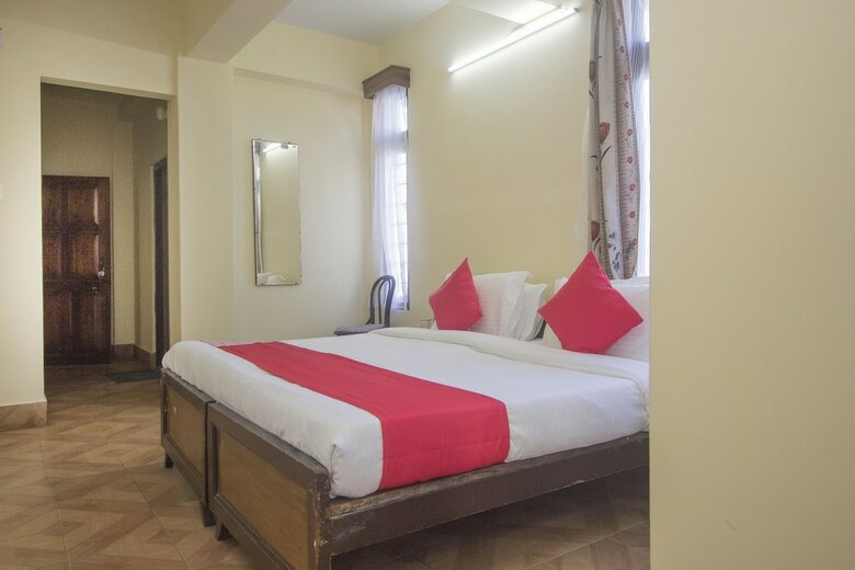 Hotel Oyo 23578 Gompus
