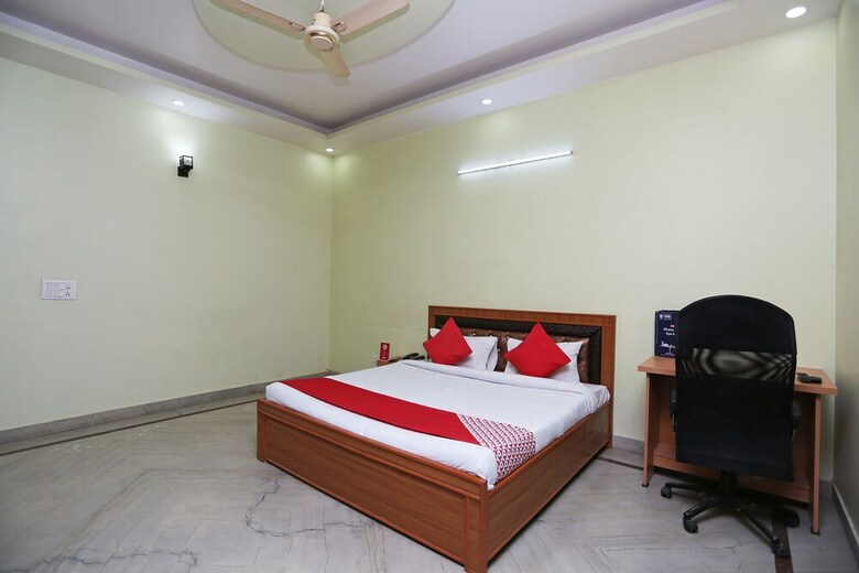 Hotel Oyo 26921 Smg George 2