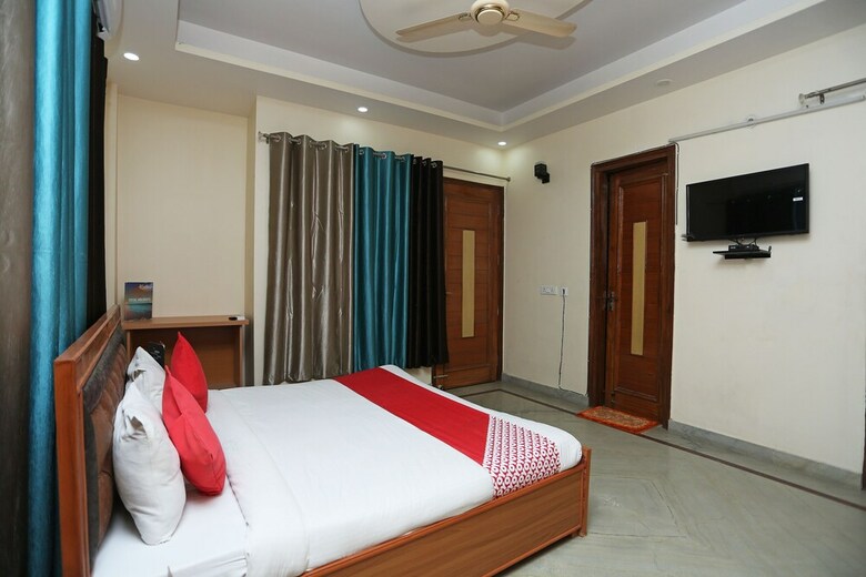 Hotel Oyo 26921 Smg George 2