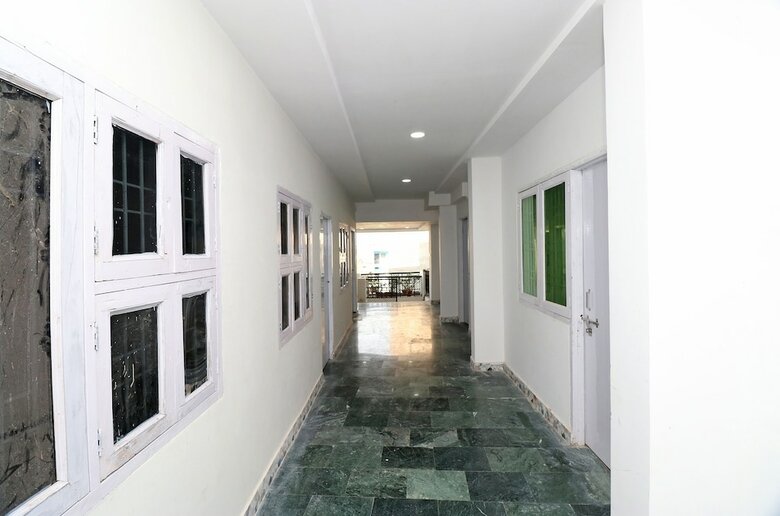 Oyo 23207 Hotel Raj Shree