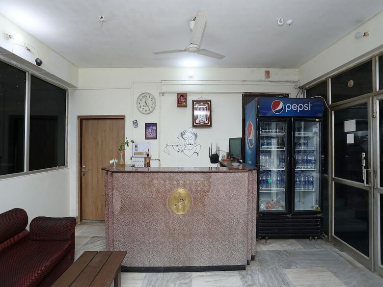 Oyo 22625 Hotel Kuber