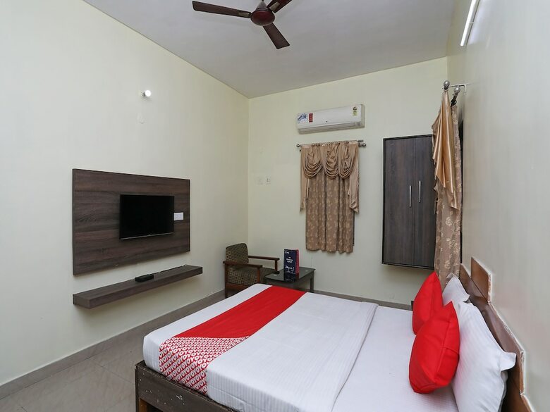 Oyo 22625 Hotel Kuber