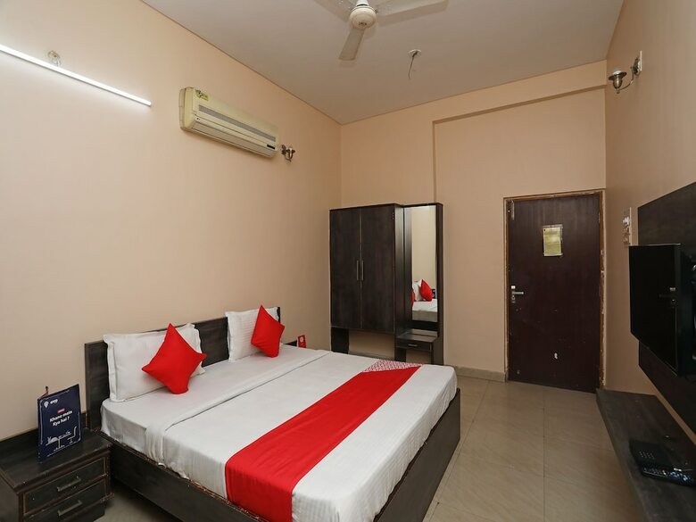 Oyo 22625 Hotel Kuber