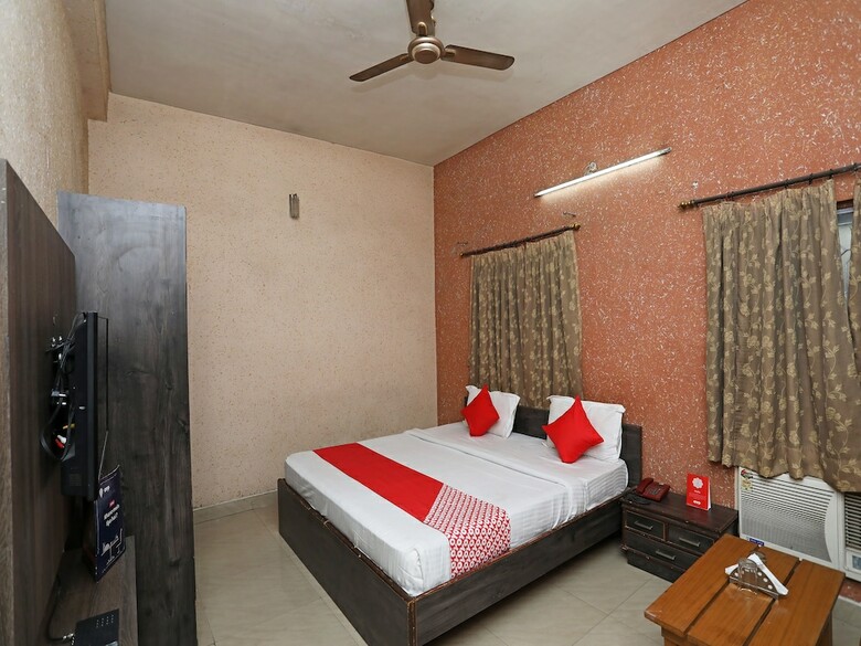 Oyo 22625 Hotel Kuber