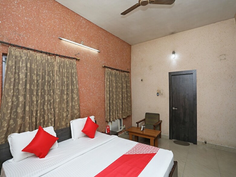 Oyo 22625 Hotel Kuber