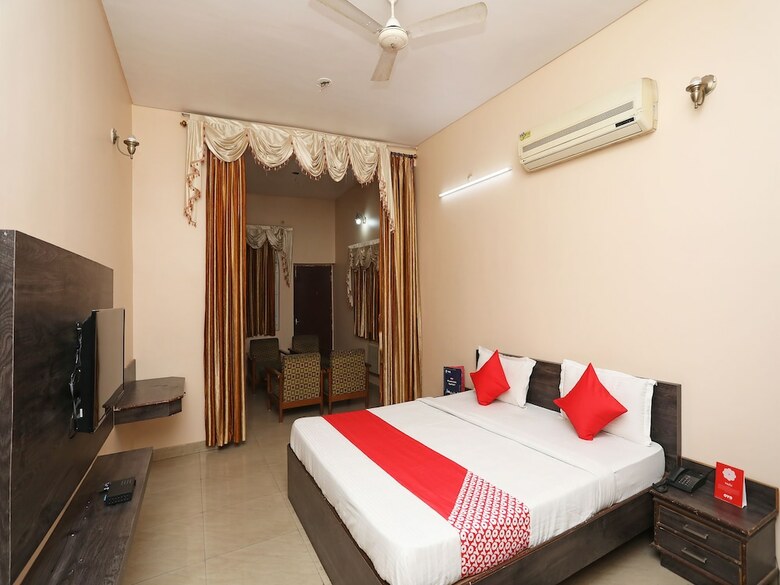 Oyo 22625 Hotel Kuber