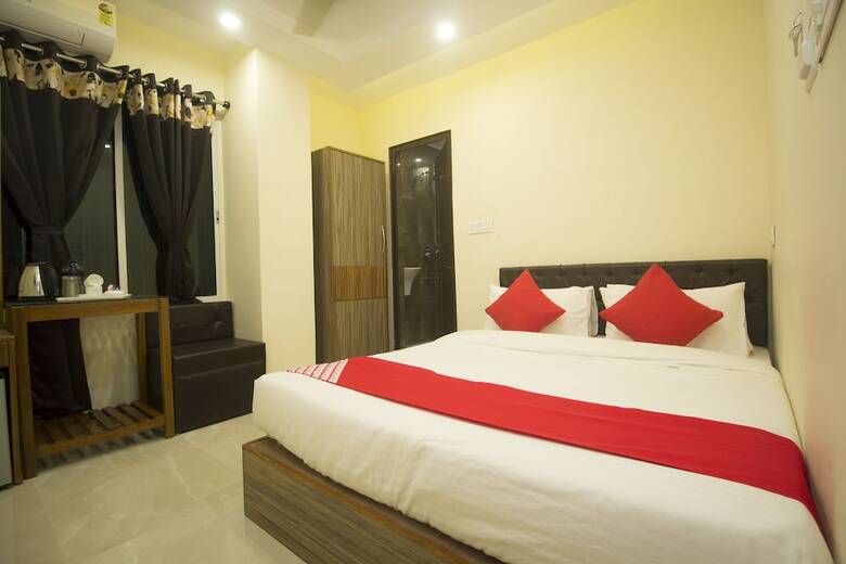 Hotel Oyo 24810 Silver Crescent