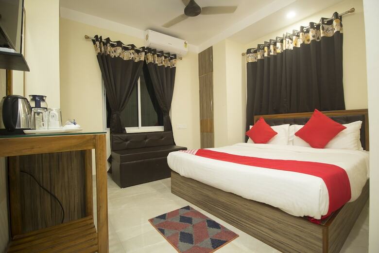 Hotel Oyo 24810 Silver Crescent