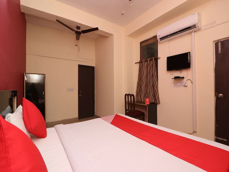 Hotel Oyo 26782 Mehak Palace