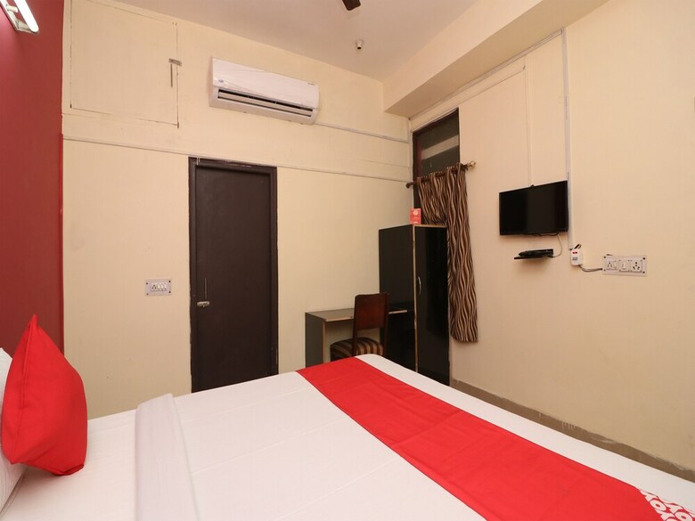 Hotel Oyo 26782 Mehak Palace