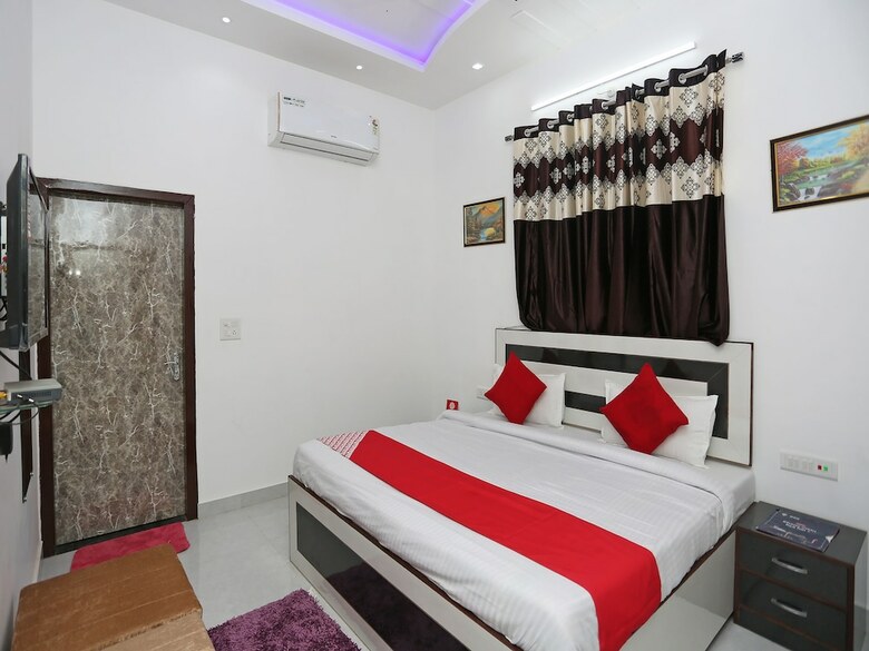 Oyo 26628 Hotel Rest Palace