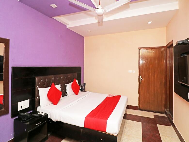 Oyo 26602 Hotel Shubham