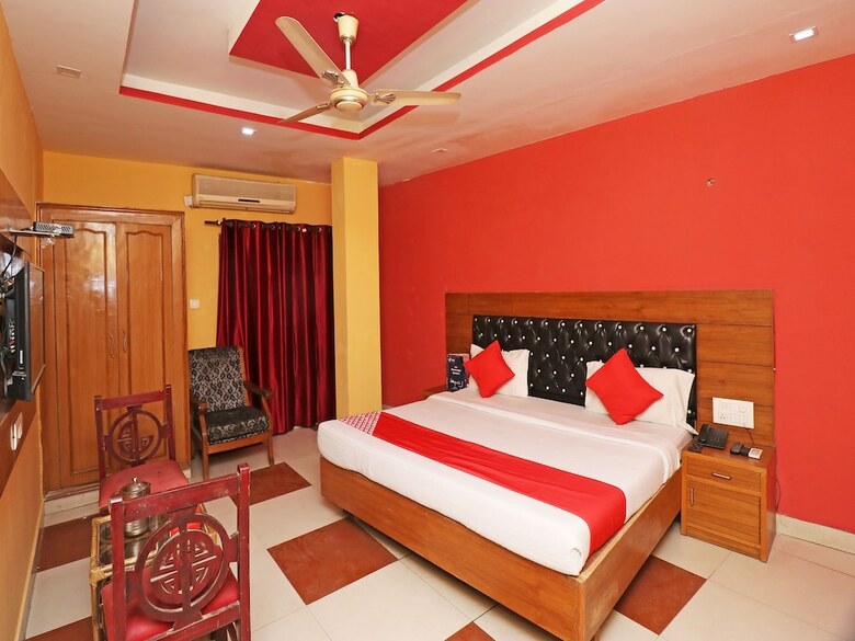 Oyo 26602 Hotel Shubham