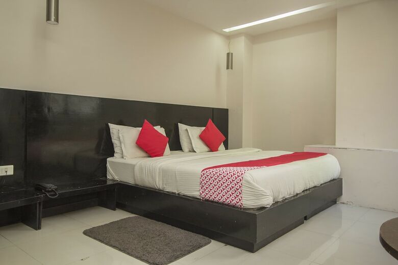 Hotel Oyo 28171 Kava Suites