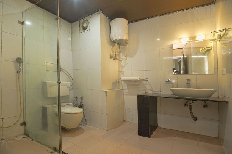 Hotel Oyo 28171 Kava Suites