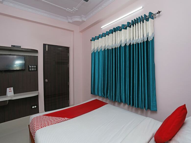 Hotel Oyo 25018 Saanvi