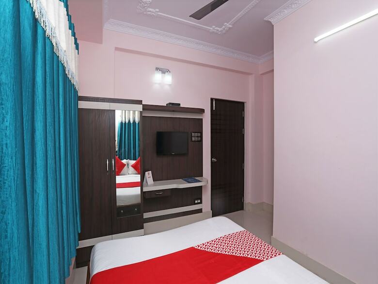 Hotel Oyo 25018 Saanvi