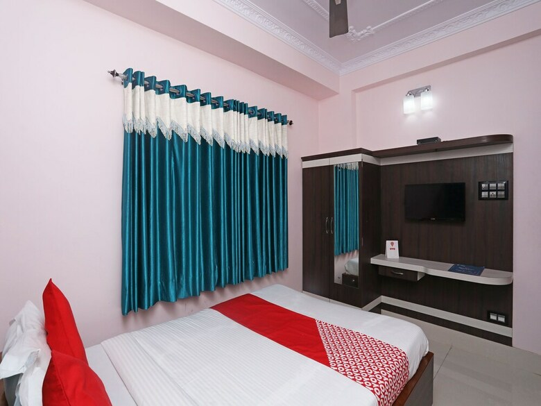 Hotel Oyo 25018 Saanvi