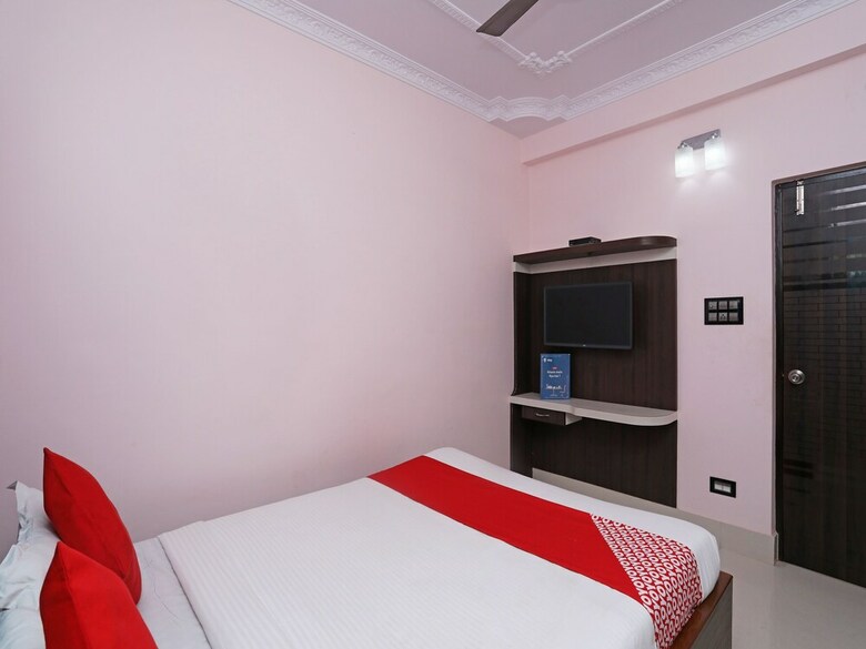 Hotel Oyo 25018 Saanvi