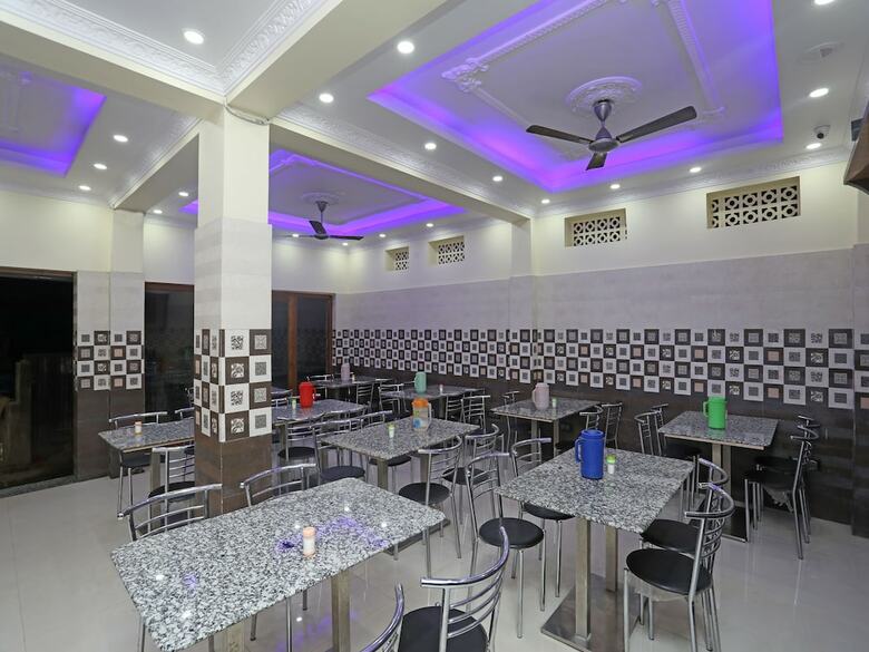 Hotel Oyo 25018 Saanvi
