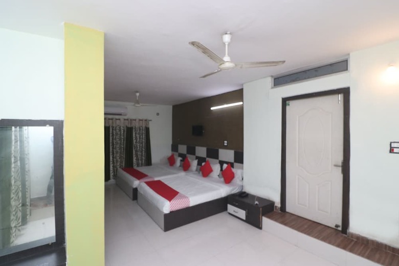 Oyo 4817 Hotel Hill Heights