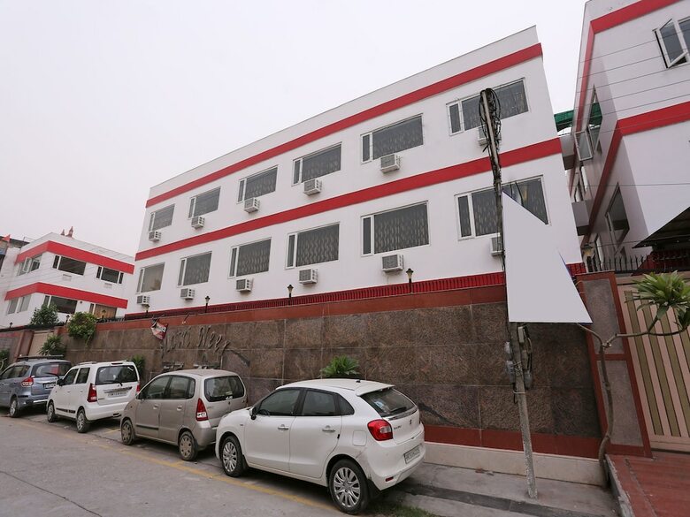Hotel Oyo 15681 Matri Neer