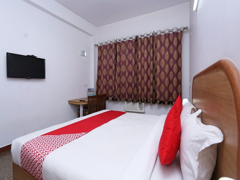 Hotel Oyo 15681 Matri Neer
