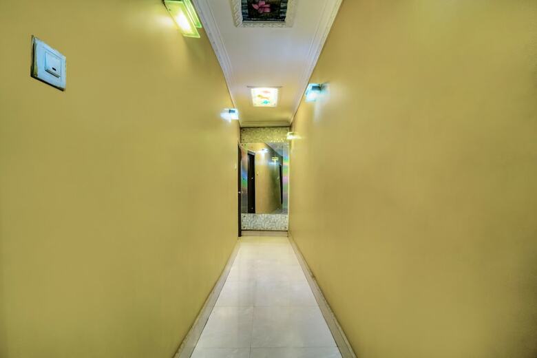 Hotel Oyo 5968 The Silver International