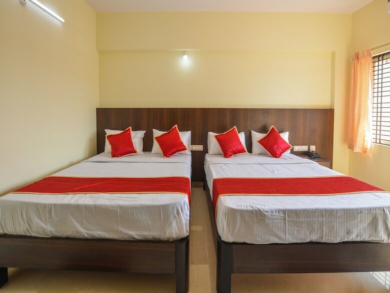 Hotel Oyo 13750 Sri Krishna Comforts